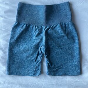 Nvgtn scrunch seamless short in sky blue